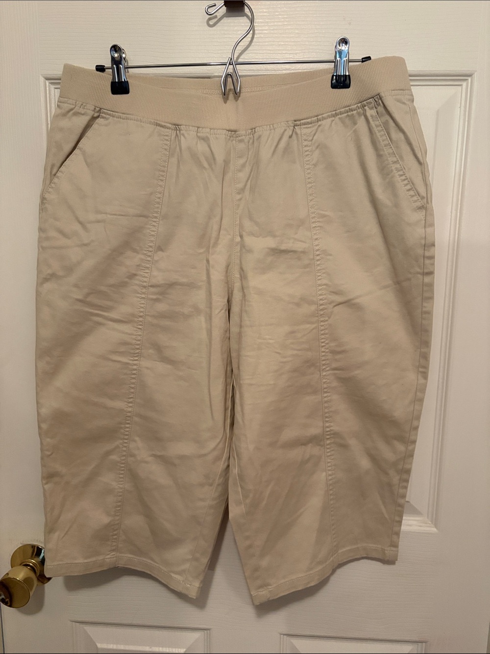 Denim & Co. pull on Capri pants